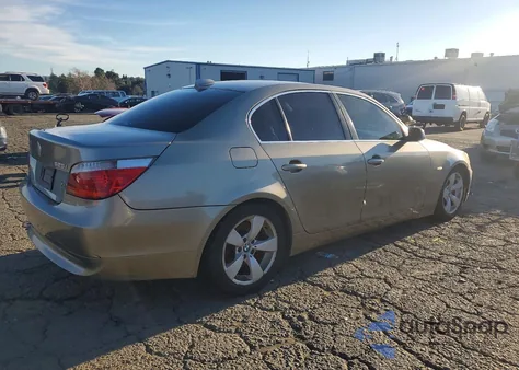 2006 BMW 525 I z USA, uszkodzony, nr VIN WBANE53506CK88666